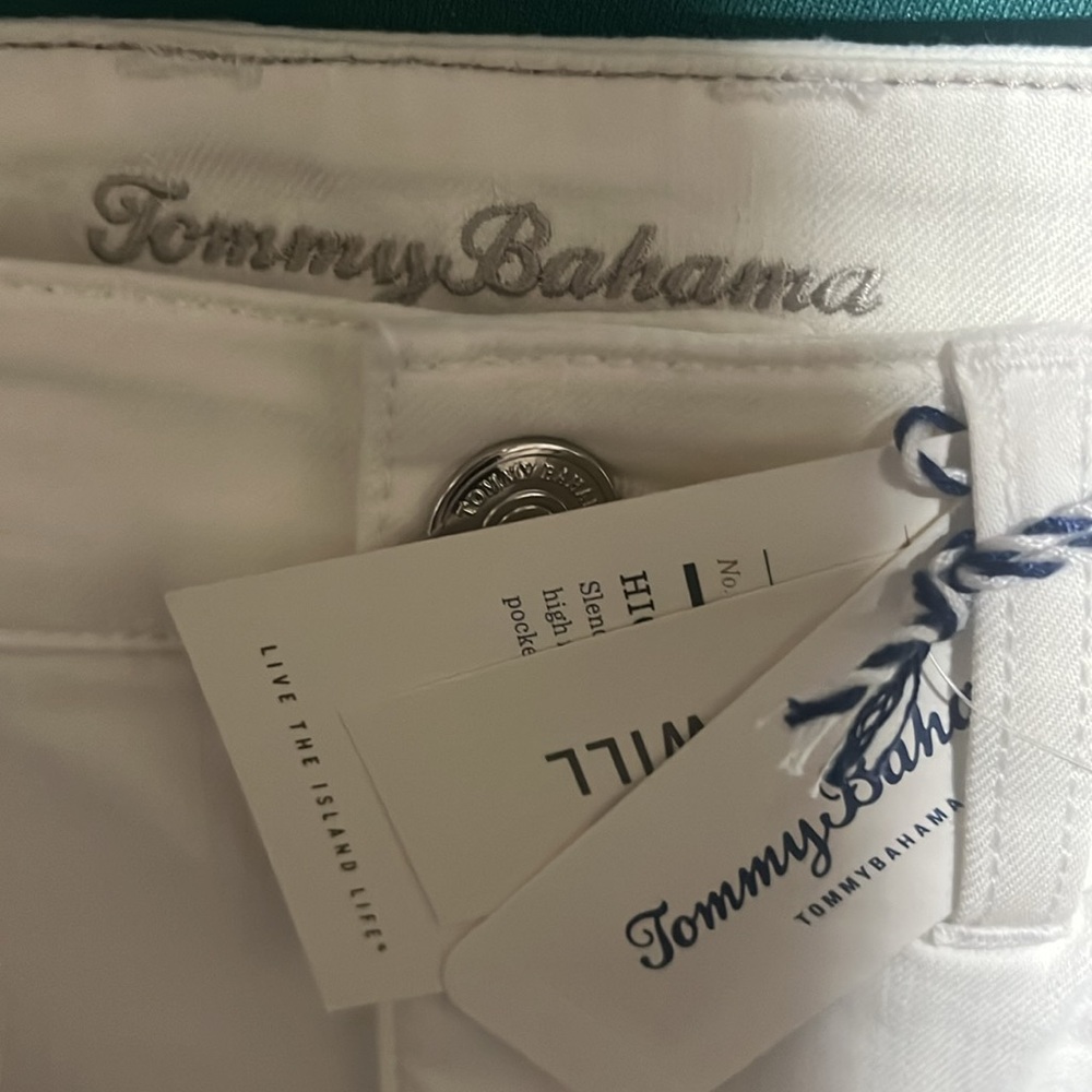 White denim jeans with one line of rhinestones down the side. - Picture 4 of 8